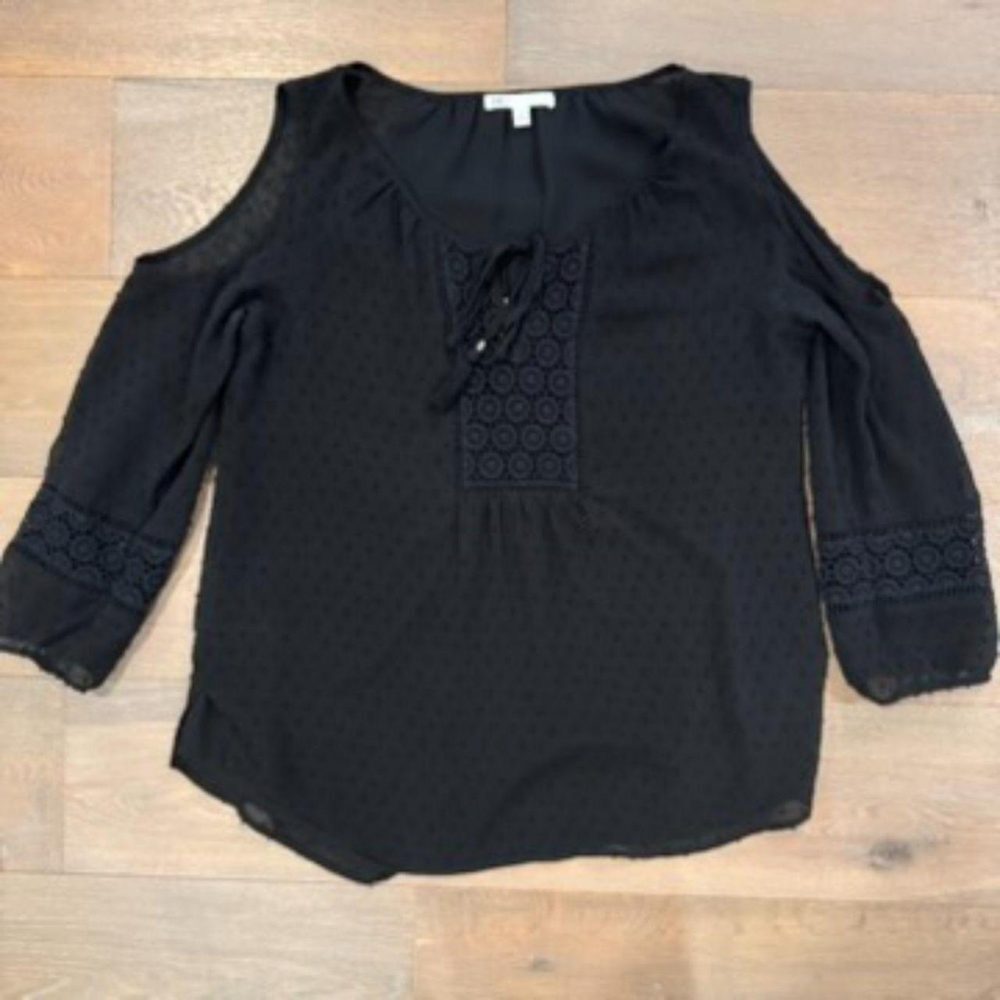 DR2 black fancy cold shoulder long sleeve blouse, size S.